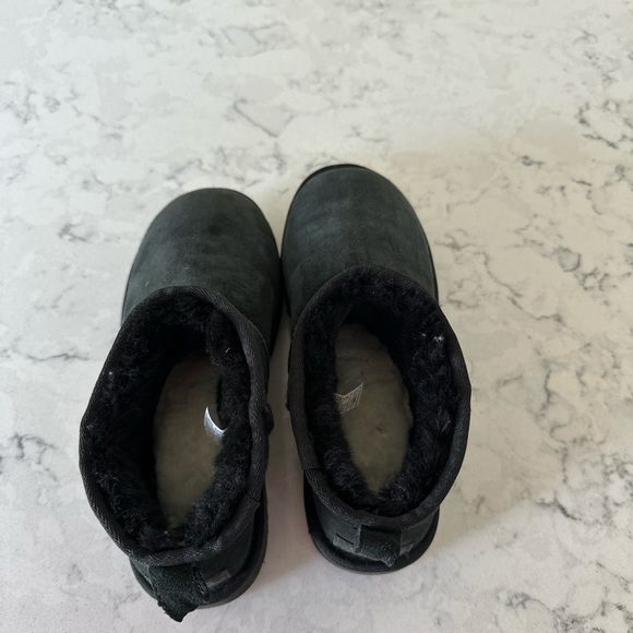 UGG ultra mini classic boots - Picture 5 of 7